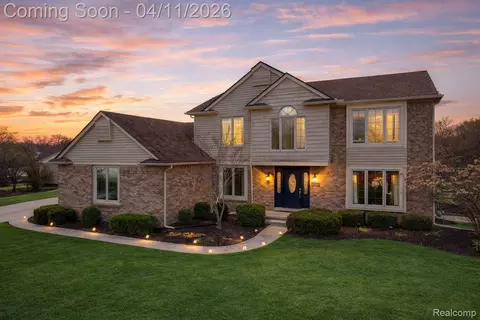22668 Foxmoor Dr, Novi, MI 48374