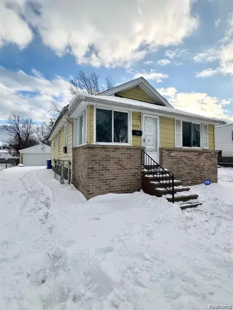 7252 Packard Ave, Warren, MI 48091