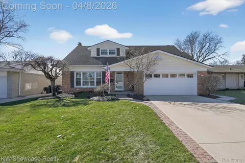 34651 Wood St, Livonia, MI 48154