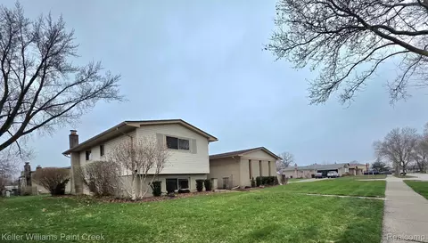 4714 Pickwick Dr, Sterling Heights, MI 48310
