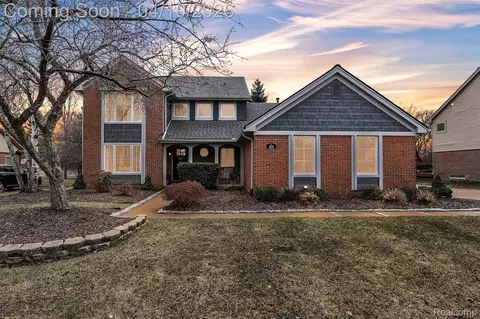 47105 Larchmont Dr, Canton, MI 48187