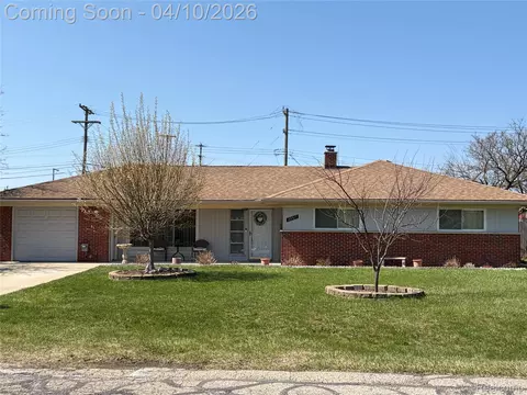 29517 Eastfield St, Farmington Hills, MI 48334