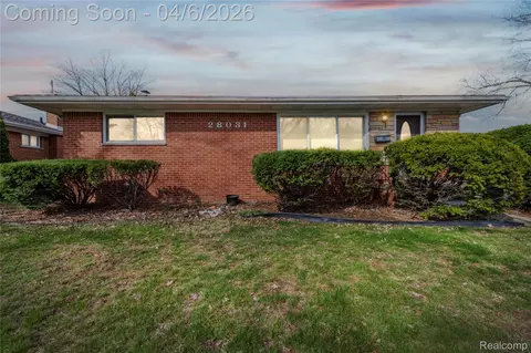 28031 Lorraine Ave, Warren, MI 48093