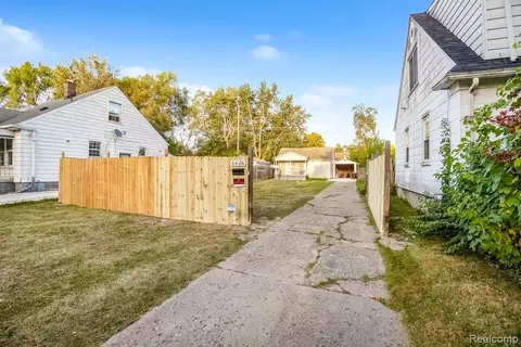 6426 Artesian St, Detroit, MI 48228