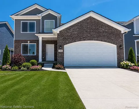 53188 Woodland Mdws, Chesterfield, MI 48047