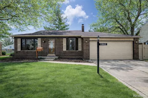 11666 Bora Ct, Sterling Heights, MI 48312