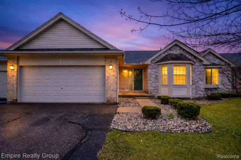 12330 Hickory E, Utica, MI 48315