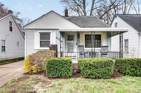 27359 Brettonwoods St, Madison Heights, MI 48071