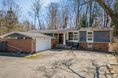 32998 Biddestone Ln, Farmington Hills, MI 48334
