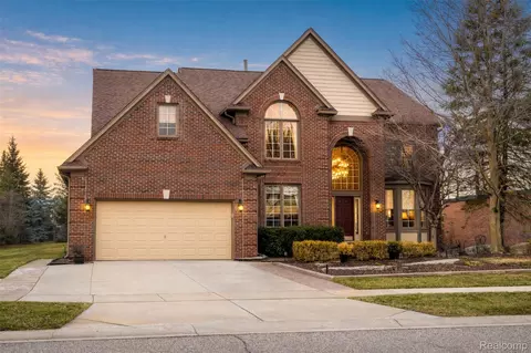 1408 Tulberry Cir, Rochester, MI 48306