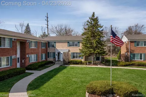 445 Miller Ave, Rochester, MI 48307