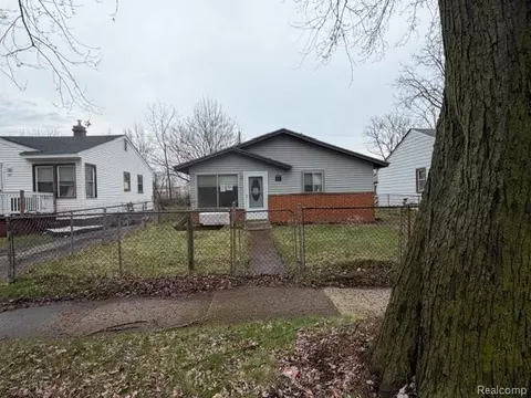 41 E Sheffield Ave, Pontiac, MI 48340