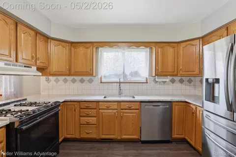 Kitchen - 28800 Sibley Rd, Huron, MI 48174 photo 2 of 5