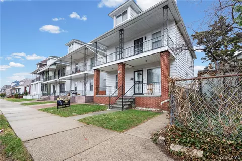 11412 Mcdougall St, Hamtramck, MI 48212
