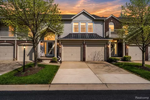 3973 Ravensfield Dr #13, Canton, MI 48188