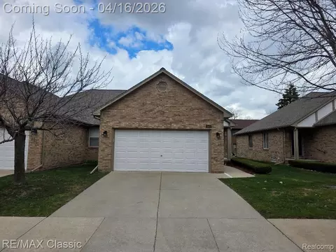 3909 Sunflower Ln, Warren, MI 48091