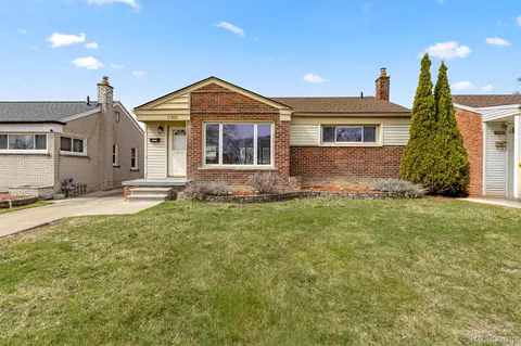 11321 Lenore Ave, Redford, MI 48239