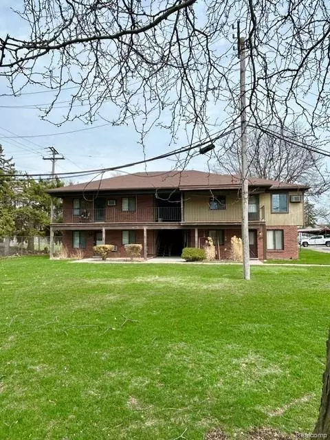 30446 Utica Rd #4, Roseville, MI 48066