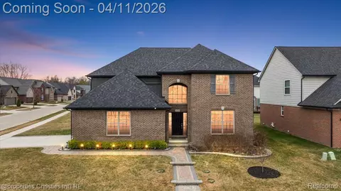 3519 Town Haven Dr, Troy, MI 48083