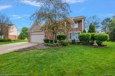 46481 E Oak Manor Ct, Canton, MI 48187