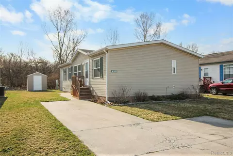 13499 Heritage St, Ash, MI 48117