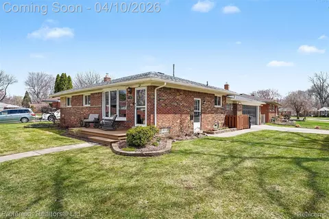 7710 Lear Ct, Westland, MI 48185