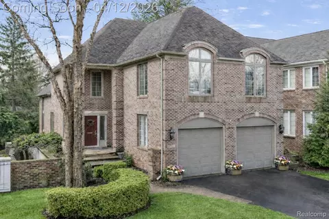 799 Vinewood Ave, Birmingham, MI 48009