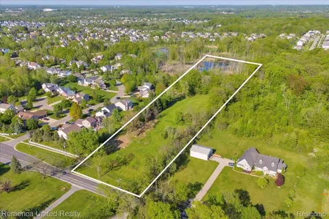 25100 Martindale Rd, Lyon, MI 48178