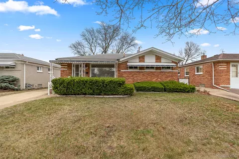 462 Clair St, Garden City, MI 48135