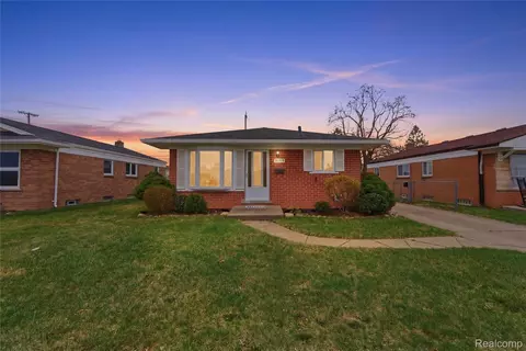 8164 Gerald Ave, Warren, MI 48093