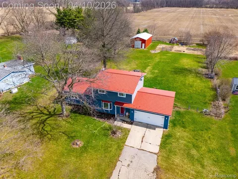 8287 Seymour Rd, Gaines, MI 48436