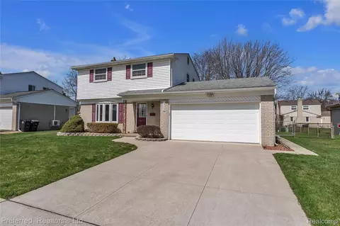 39052 Howell St, Livonia, MI 48154