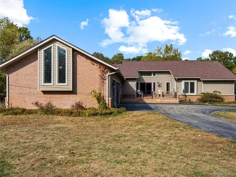 7286 Pine Knob Rd, Village Of Clarkston, MI 48348