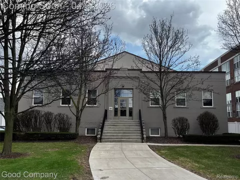 98 Northbound Gratiot #5, Mount Clemens, MI 48043