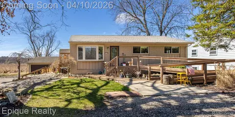 4040 Joslyn Rd, Orion, MI 48359