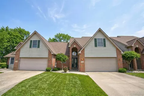 9346 Golfcrest Cir, Davison, MI 48423