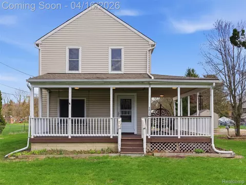 4615 Homesite Dr, Orion, MI 48359