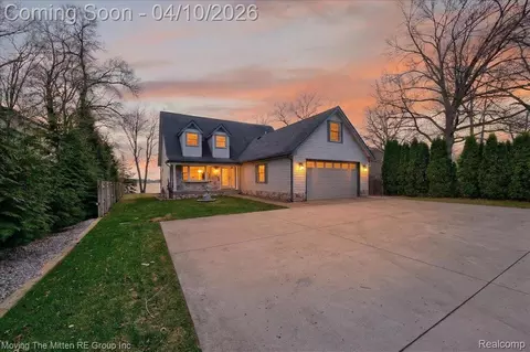 11790 Sunset Ln, Van Buren, MI 48111