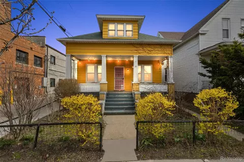 2700 Holmes St, Hamtramck, MI 48212