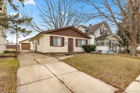 27423 Groveland St, Madison Heights, MI 48071