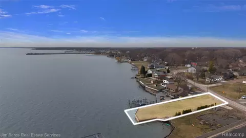 37340 Jefferson Ave, Harrison, MI 48045