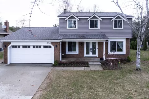 2965 Armstrong Dr, Orion, MI 48360