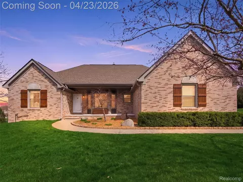 6163 Rosewood Pkwy, White Lake, MI 48383