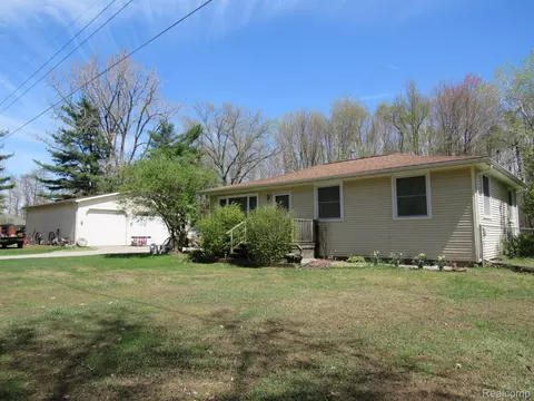 7813 Rookway Rd, Bridgeport, MI 48722