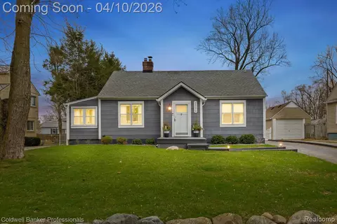 46079 Sunset St, Northville, MI 48167