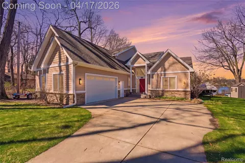 1836 Alsup Ave, Commerce, MI 48382