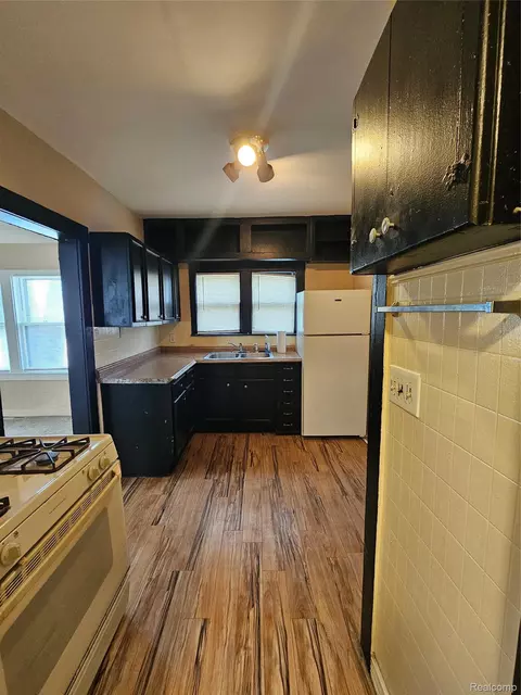 Kitchen - 8033 Jackson Ave, Warren, MI 48089 photo 1 of 4