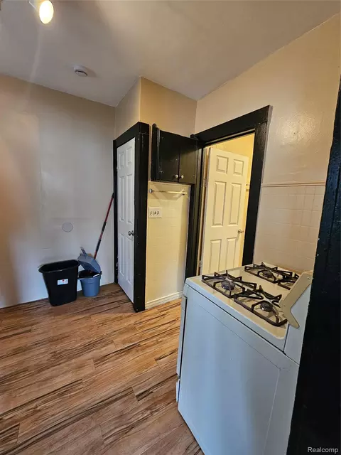 Kitchen - 8033 Jackson Ave, Warren, MI 48089 photo 3 of 4