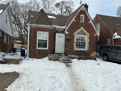 9459 Lakepointe St, Detroit, MI 48224