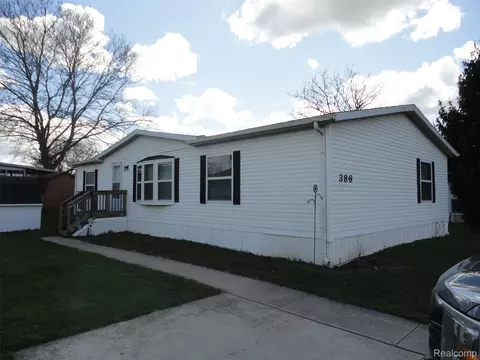 386 Blackwatch St, Bedford, MI 48182